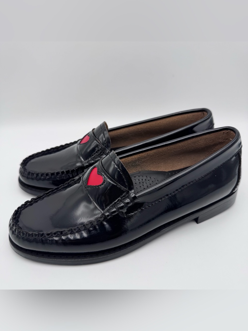 G.H. Bass Weejuns Whitney Heart Black Patent Leather Loafers Women 5 M NWOB